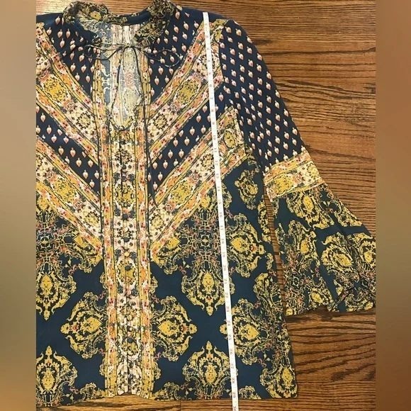 Free People Navy Blue‎ Gold Print Bell Sleeve Tunic Top Women's Size S - Picture 4 of 8